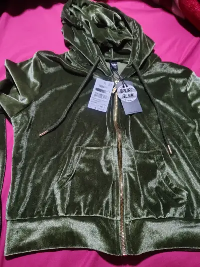 Polerón de terciopelo verde militar Mossimo Sport Glam - miniatura 1