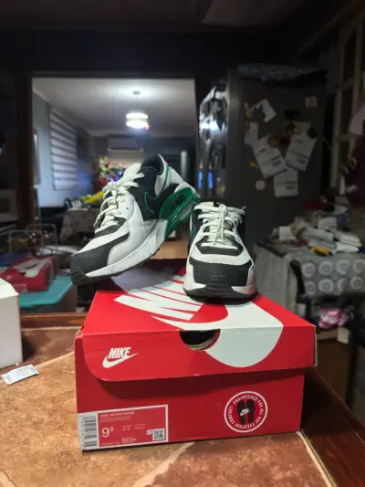 Zapatillas Nike Air Max Excee Talla 9.5 - miniatura 1