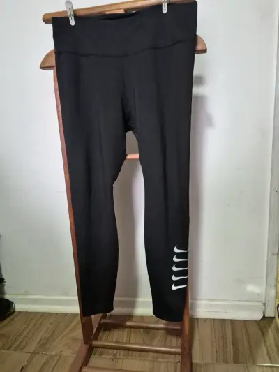 Leggings deportivos negros Nike Dri-Fit - miniatura 1