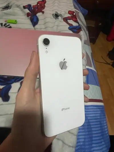 iPhone XR 128GB Blanco en Buen Estado - miniatura 2