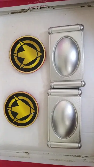 Espadas de juguete Power Rangers con detalles coloridos - miniatura 6