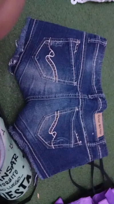 Shorts de mezclilla para mujer - miniatura 4