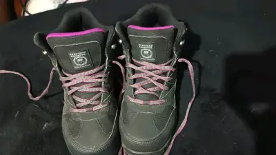 Zapato de seguridsd Skechers negras - miniatura 1