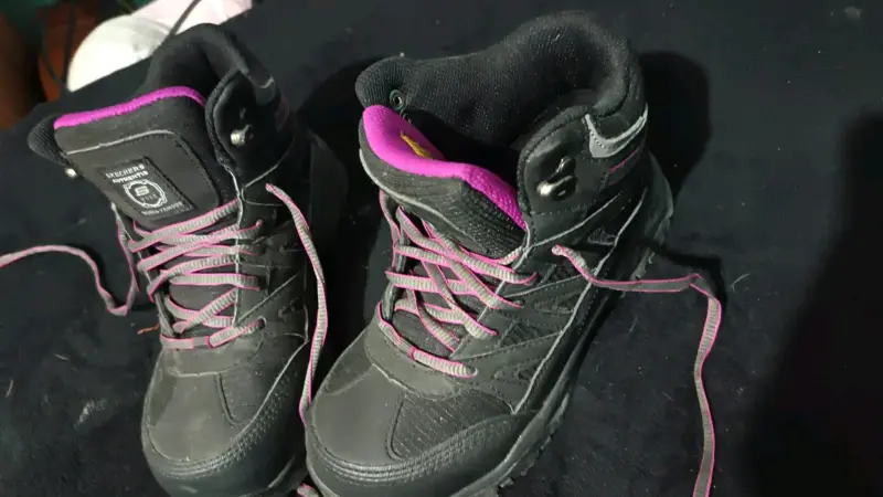 Zapato de seguridsd Skechers negras - 3