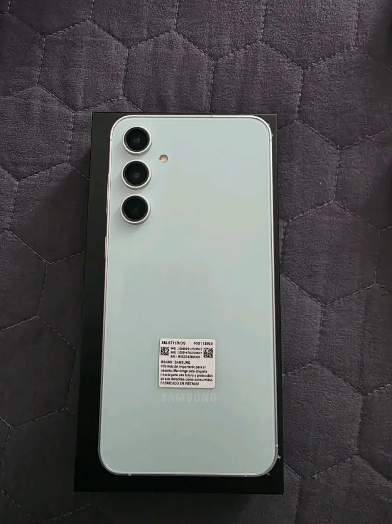 Samsung Galaxy S23 FE nuevo en caja - 2