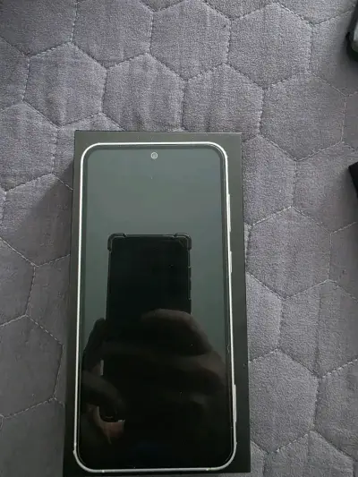 Samsung Galaxy S23 FE nuevo en caja - miniatura 3
