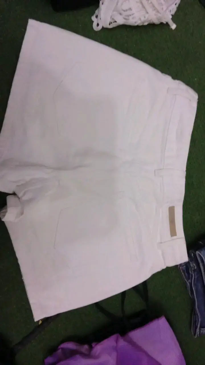 Falda corta blanca con bolsillos - 2