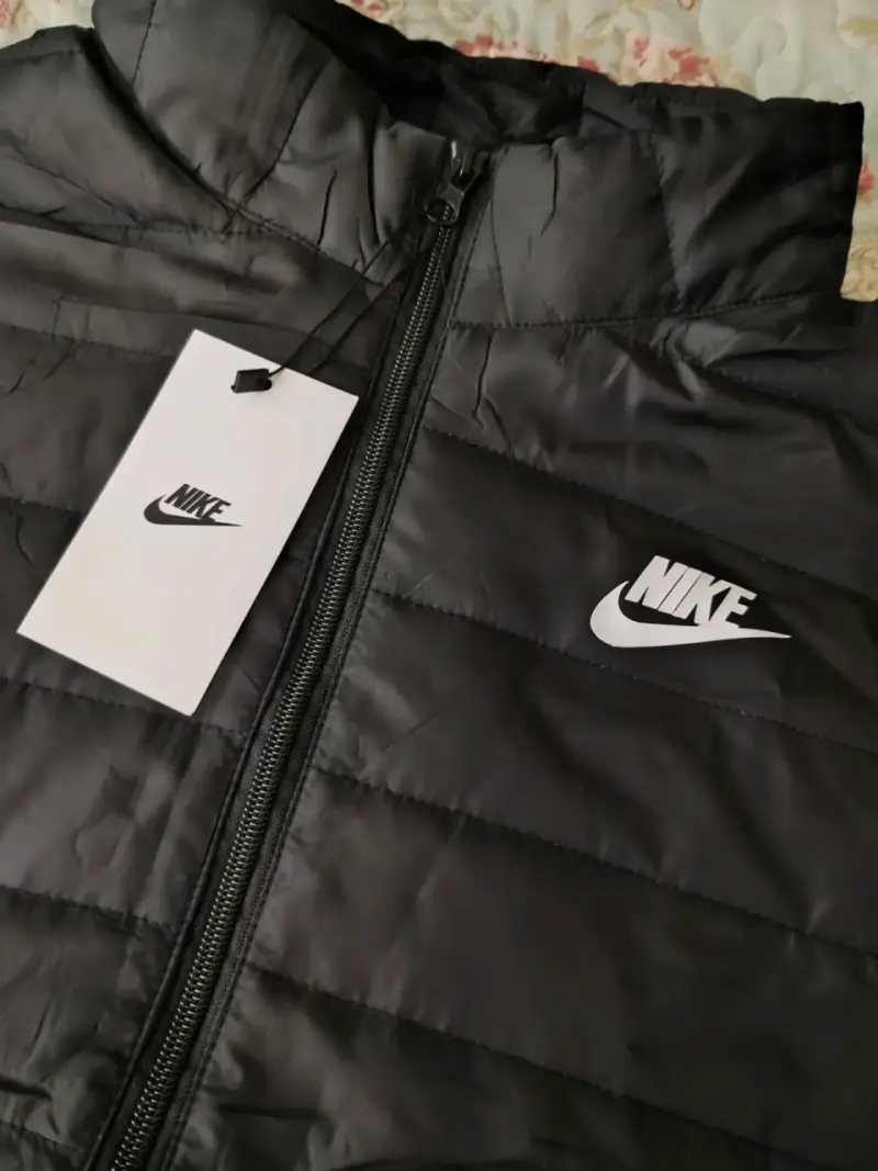 Chaqueta acolchada negra Nike og talla L - 2