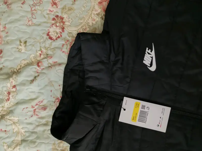 Chaqueta acolchada negra Nike og talla L - 5