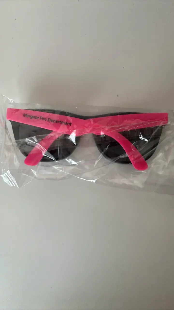 Gafas de Sol nin@ UV Protección Negra y Rosa - 2