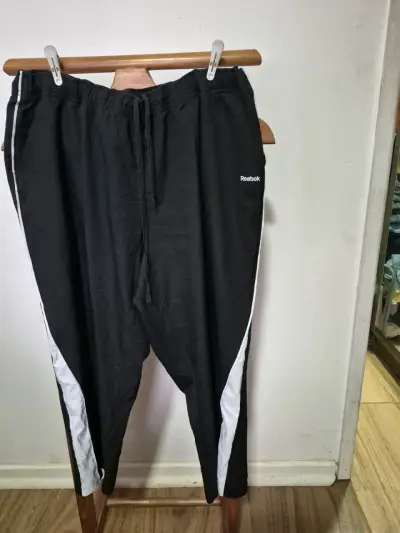 Pantalones deportivos negros Reebok para hombre - miniatura 1