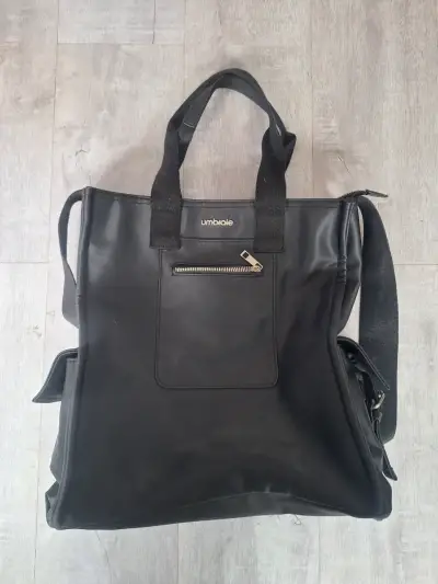 Bolso negro de cuero sintético con correa - miniatura 1