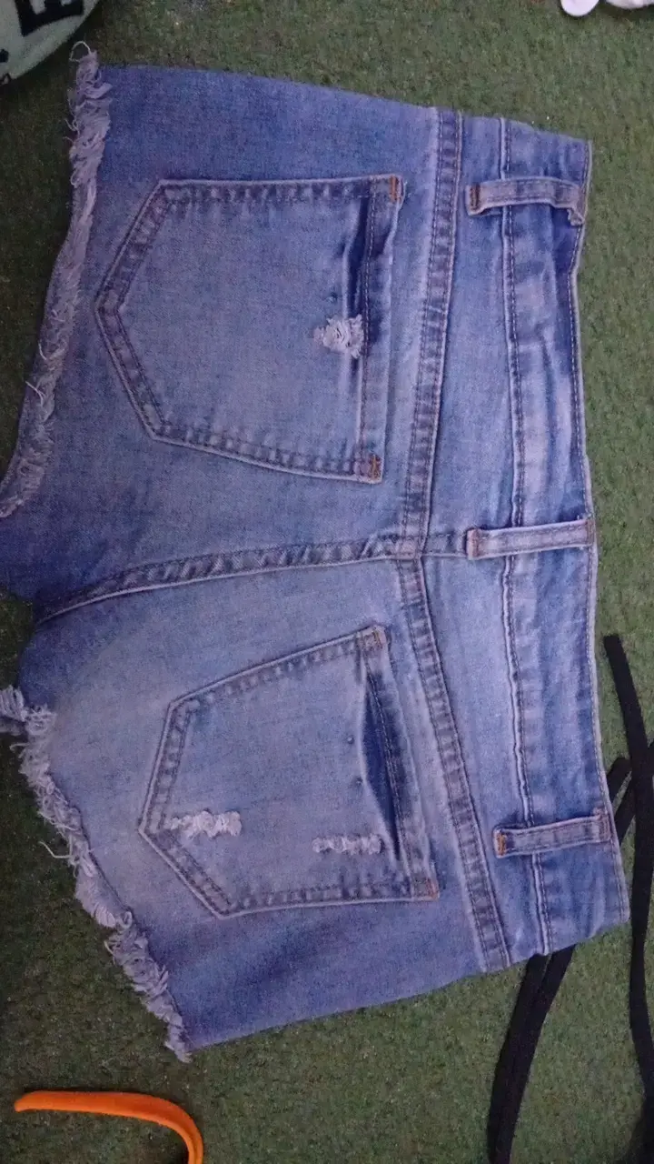 Shorts de mezclilla desgastados para mujer - 2