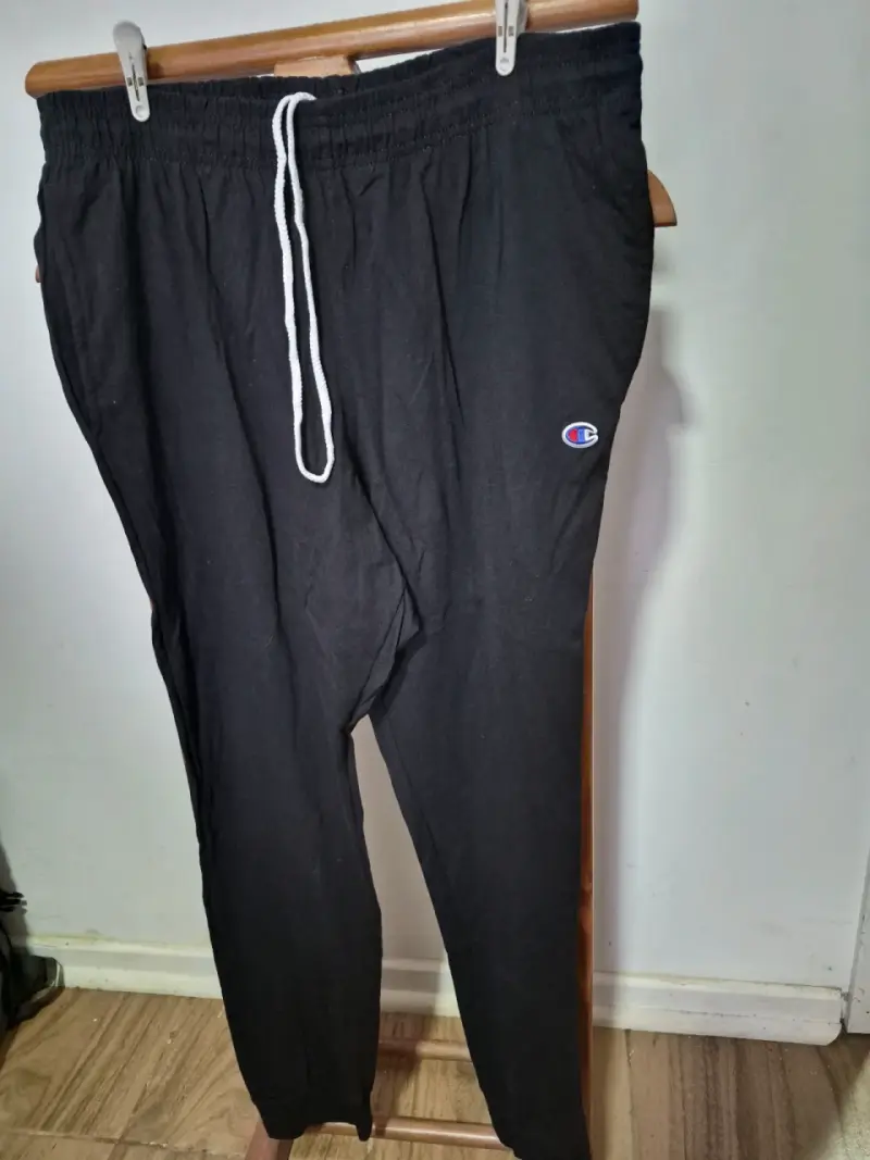 Pantalones deportivos negros Champion talla L - 1