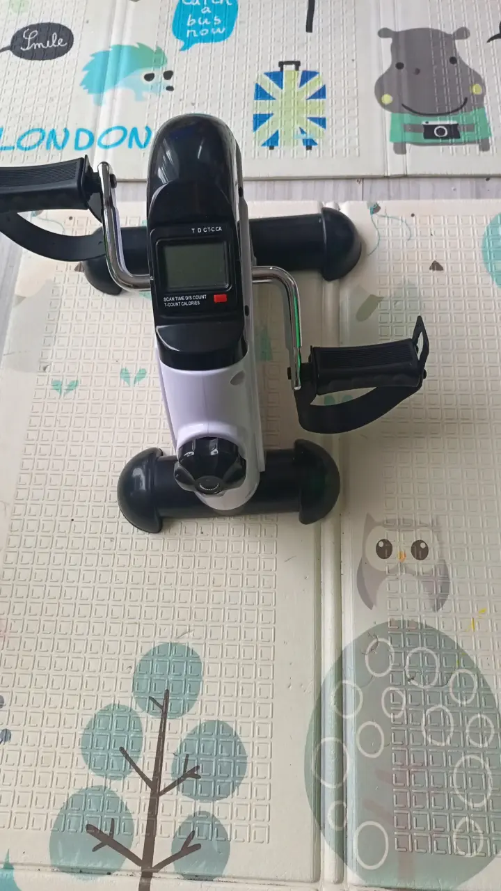 Mini bicicleta estática con pantalla LCD