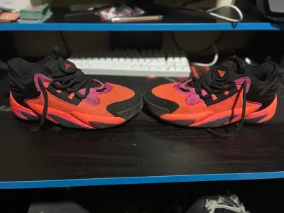Zapatillas deportivas Adidas naranjas y negras - miniatura 2