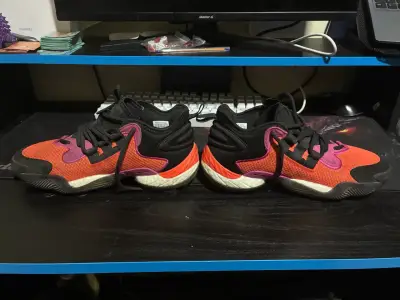 Zapatillas deportivas Adidas naranjas y negras - miniatura 3