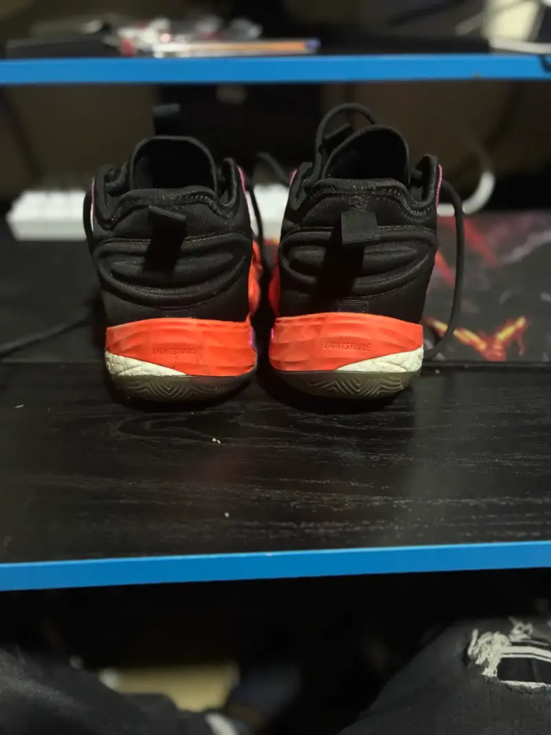 Zapatillas deportivas Adidas naranjas y negras - 4
