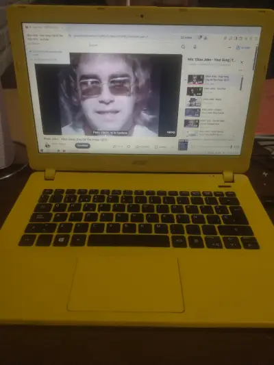 Notebook Acer es1 311 - miniatura 3