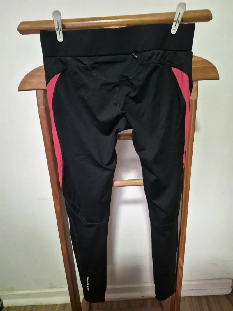 Leggings deportivos negros Under Armour para mujer - 2