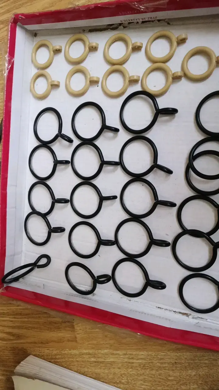 Set 21 argollasmetal paracortinas en negro y beige - 2