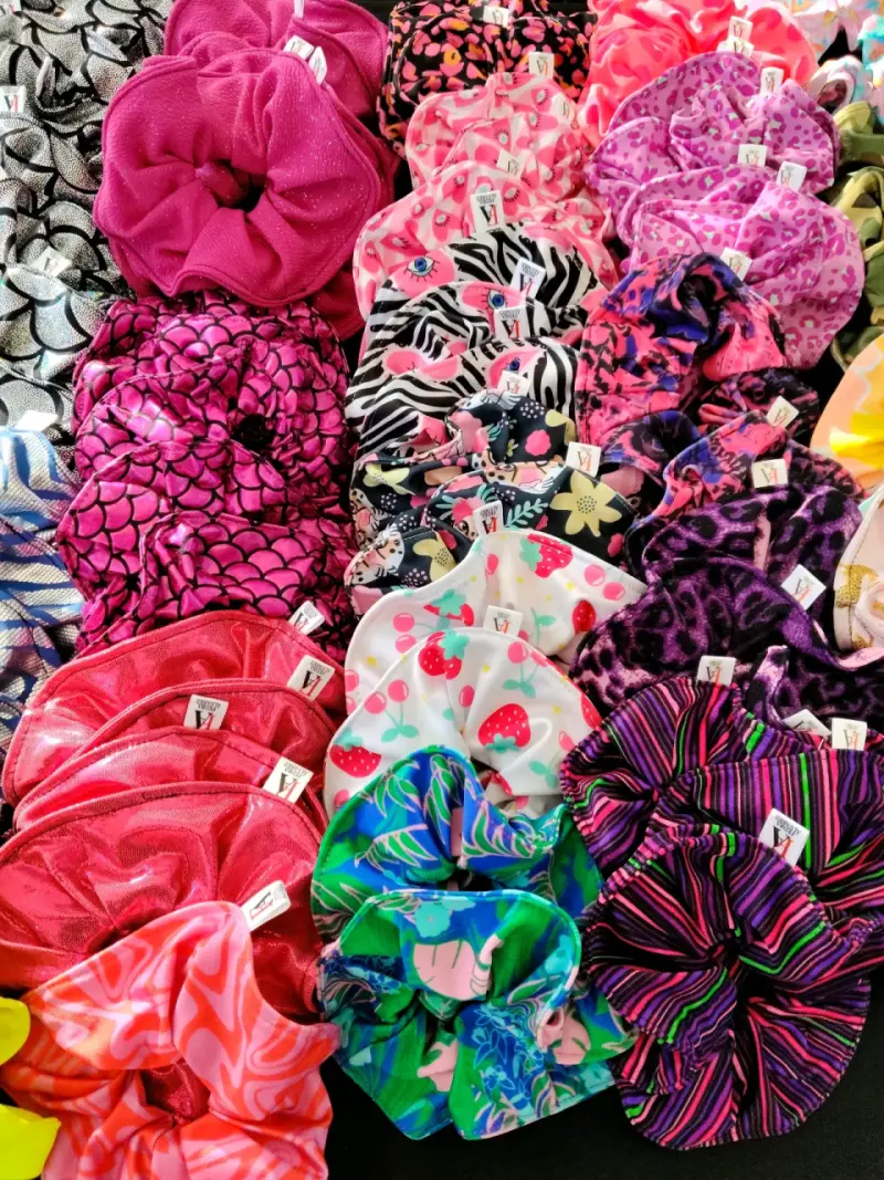 Colección de Scrunchies de Tela Variados - 4