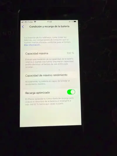 iPhone 8 64GB, en buen estado con batería al 100% - miniatura 2