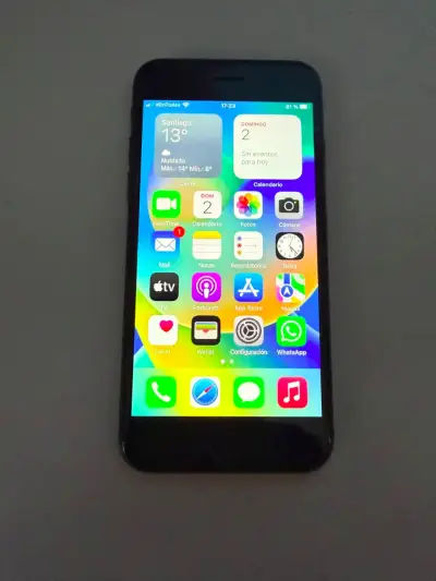 iPhone 8 64GB, en buen estado con batería al 100% - miniatura 3