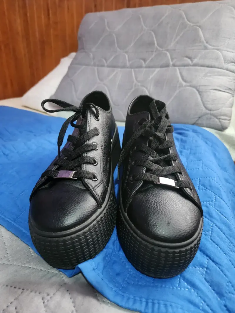 Zapatillas negras con plataforma para mujer - 1