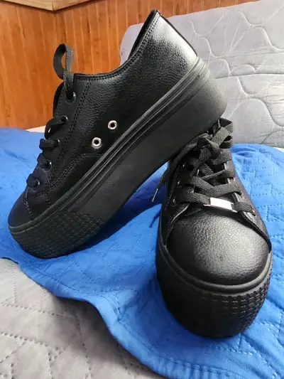 Zapatillas negras con plataforma para mujer - miniatura 3