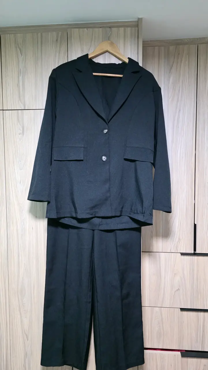 Traje de Mujer Negro Elegante - 6