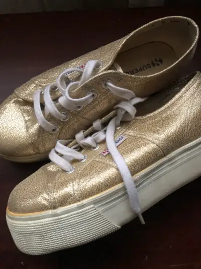 Zapatillas doradas con plataforma Superga - miniatura 2