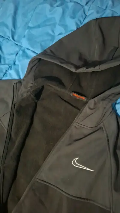 Polerón con capucha negro Nike para hombre - miniatura 2
