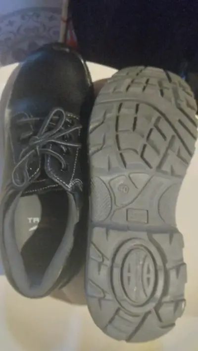 Zapatos de seguridad negros con suela antideslizante - miniatura 2