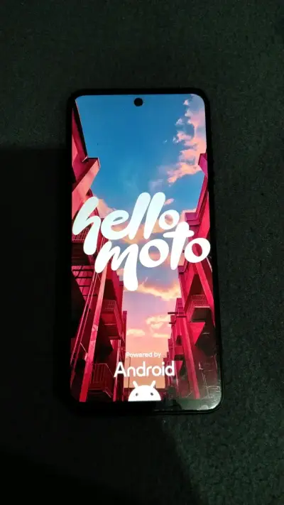 Smartphone Motorola con Android en buen estado - miniatura 1