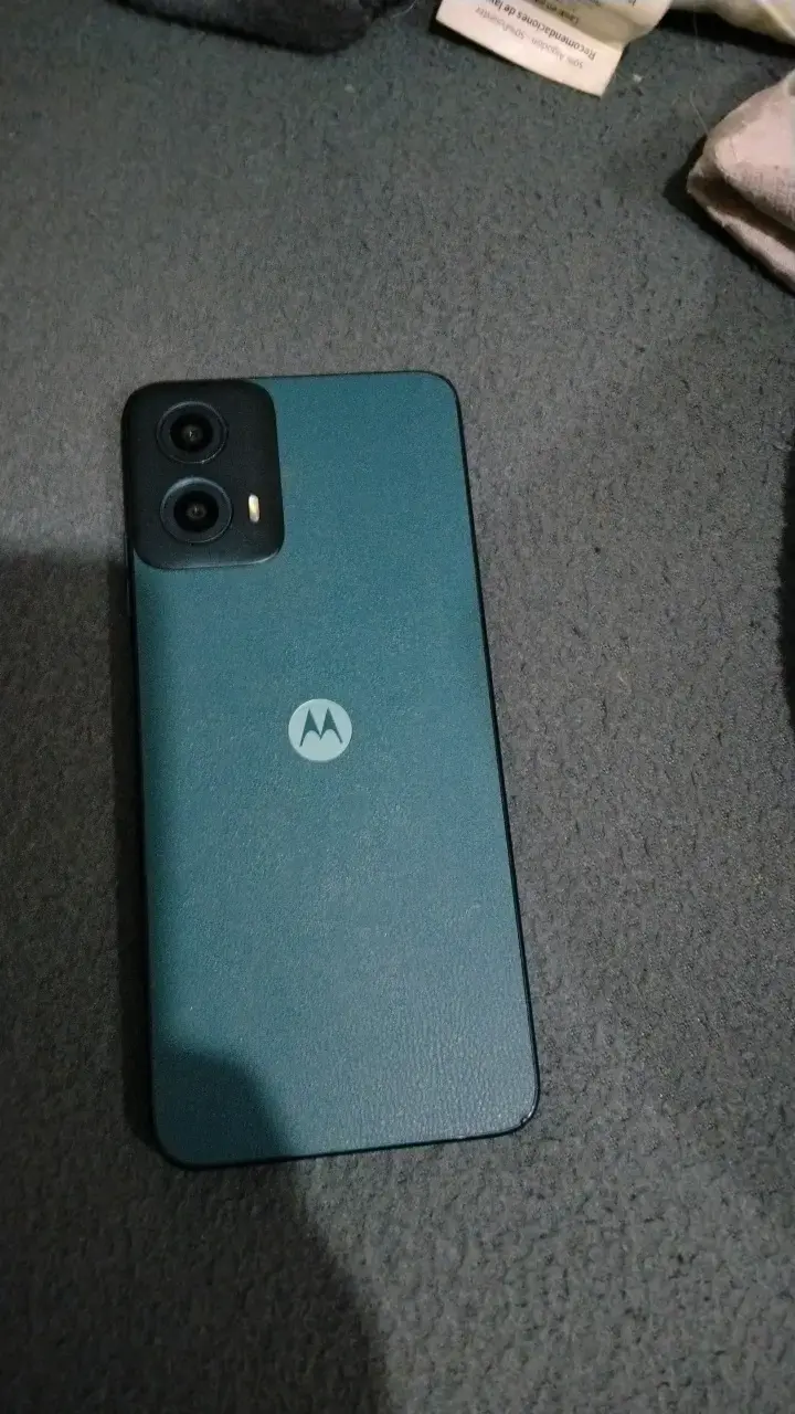 Smartphone Motorola con Android en buen estado - 2