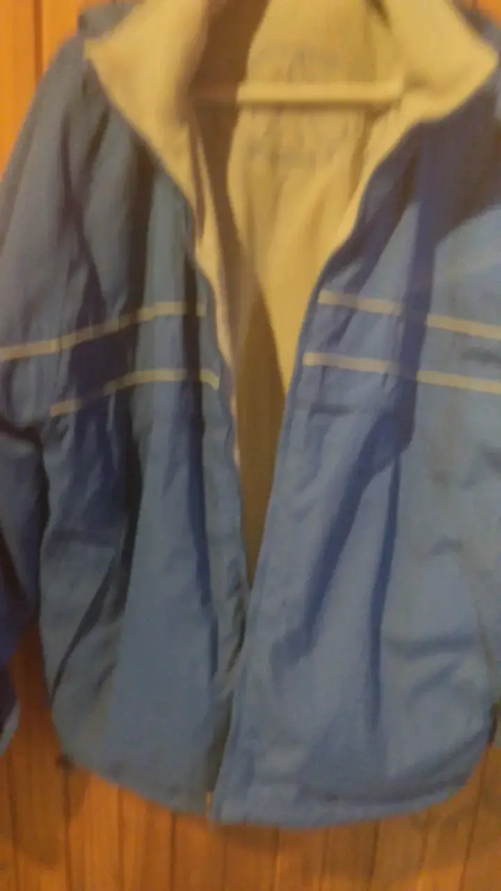 Chaqueta azul con capucha para hombre - 1