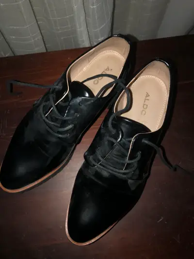 Zapatos de charol negro con plataforma Aldo - miniatura 1