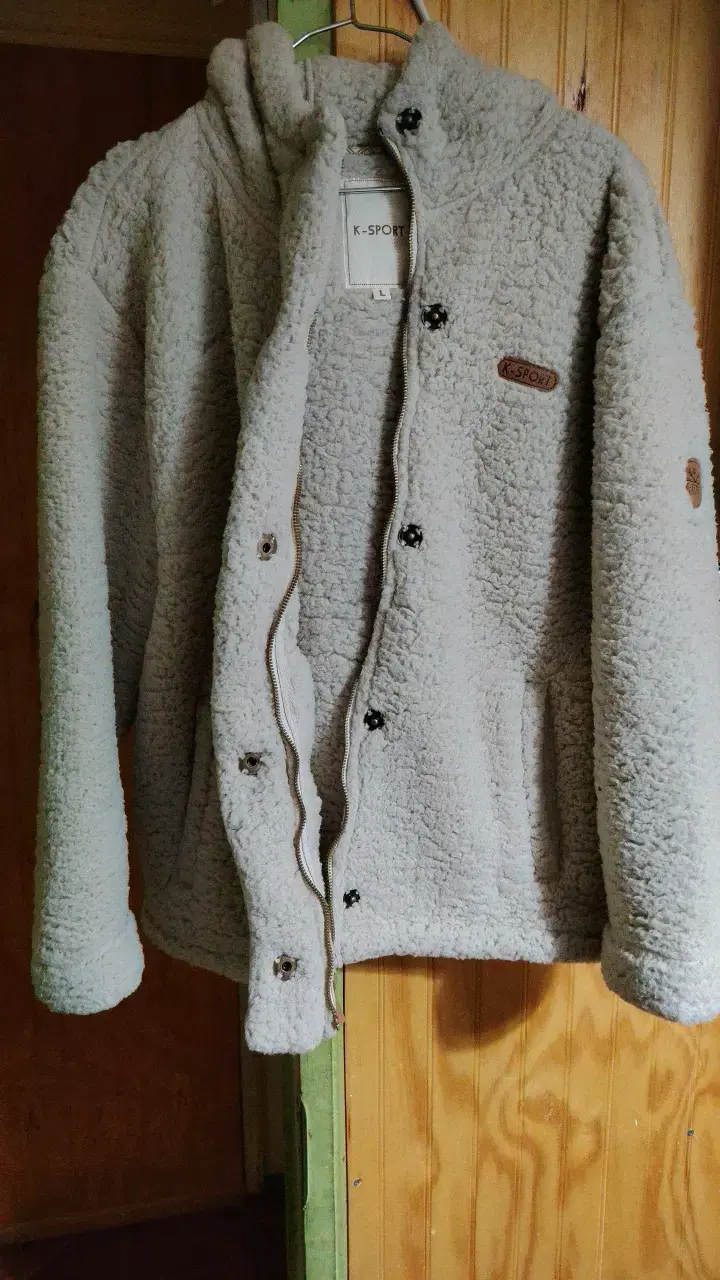 Chaqueta de lana sintética K-Sport color beige