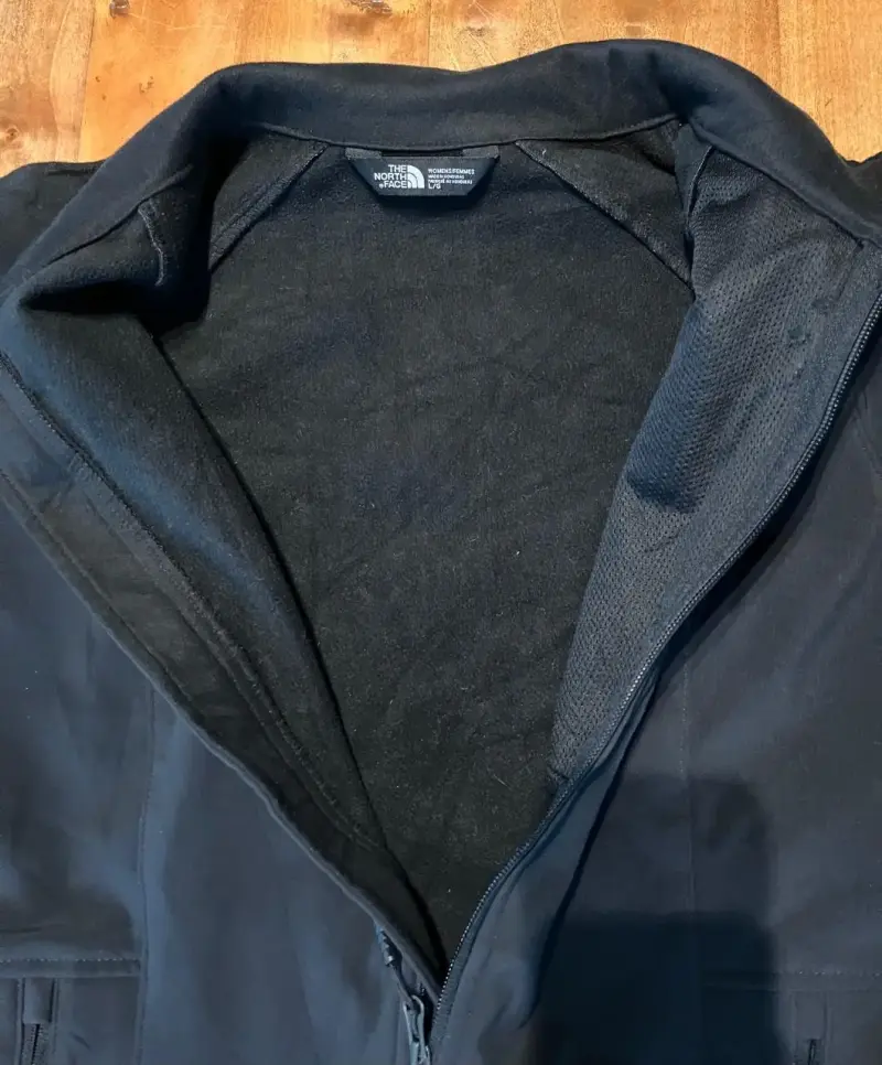Chaqueta softshell negra The North Face para mujer - 3