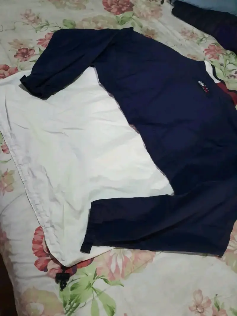 Chaqueta azul Tommy Hilfiger con logo bordado - 2