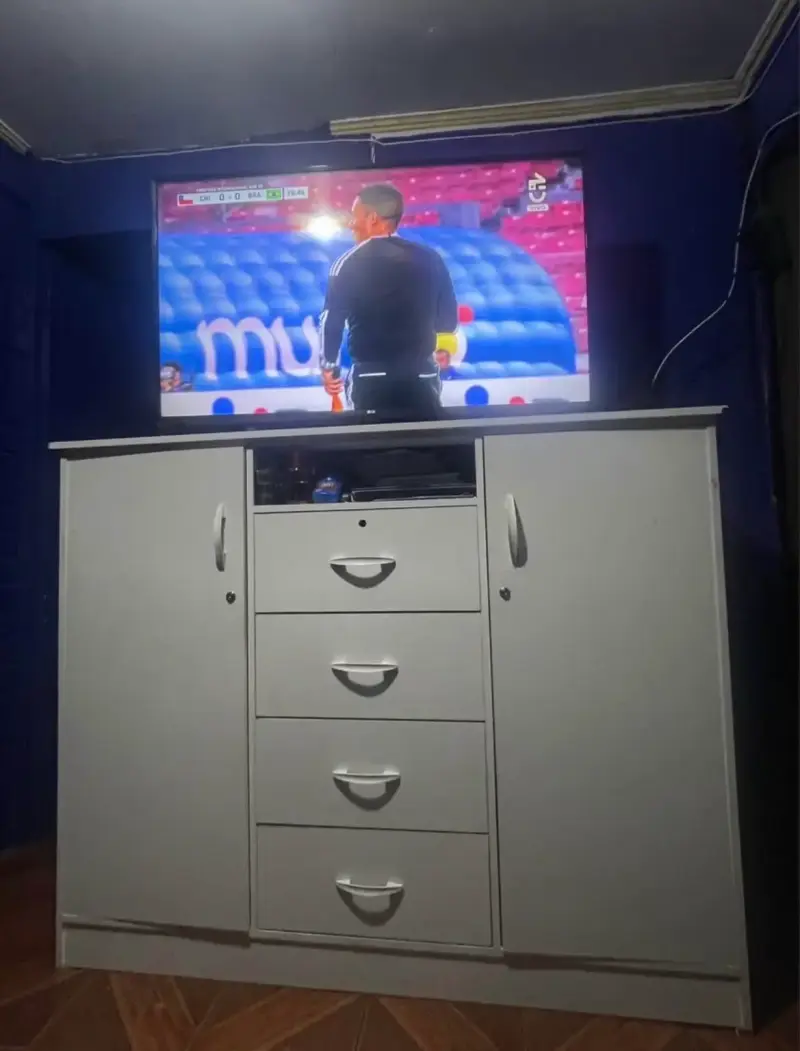 Cómoda de Madera Blanca con Cajones y Puertas - 2