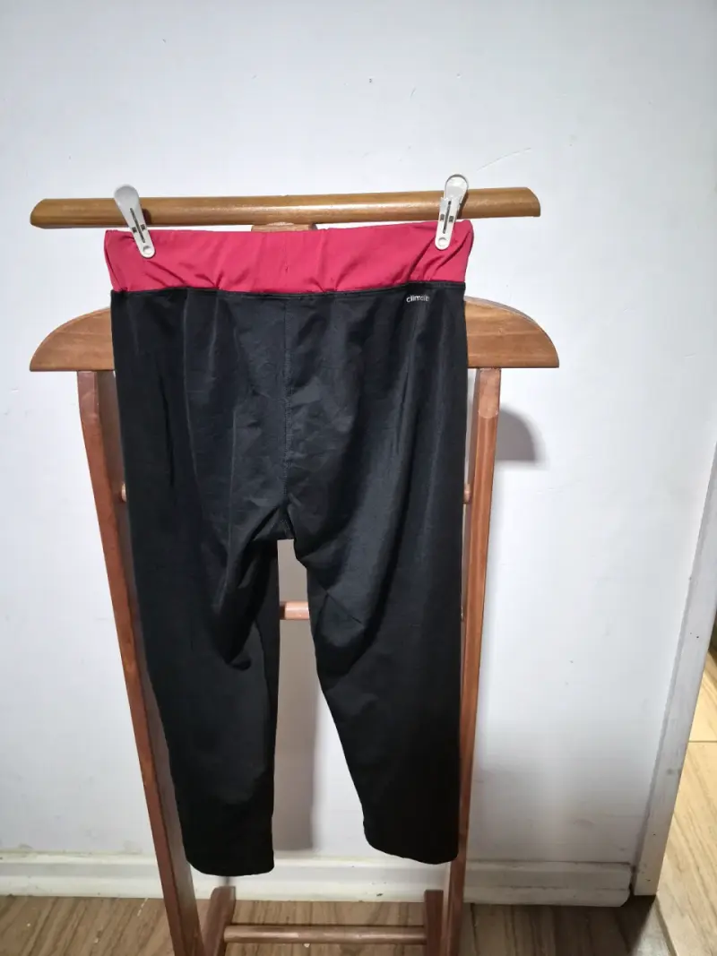 Leggings deportivos Adidas negros y rosados - 2