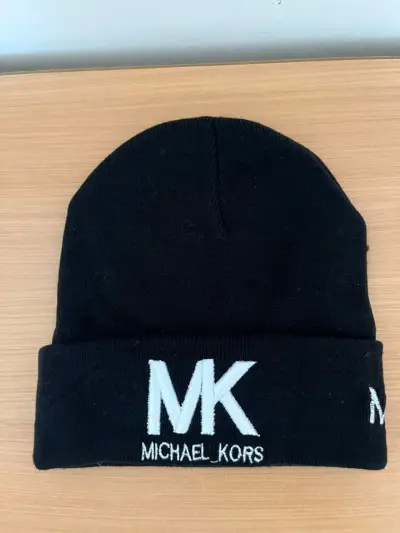 Gorros de lana con logos de equipos deportivos - miniatura 5
