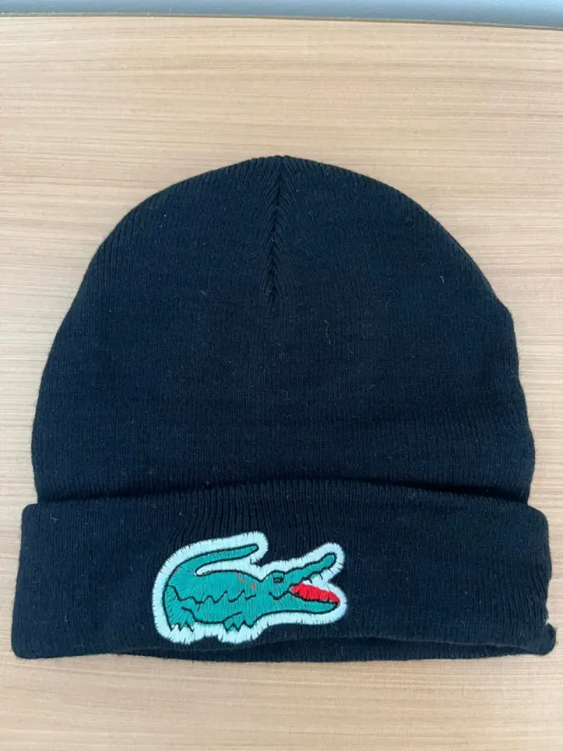 Gorros de lana con logos de equipos deportivos - 6
