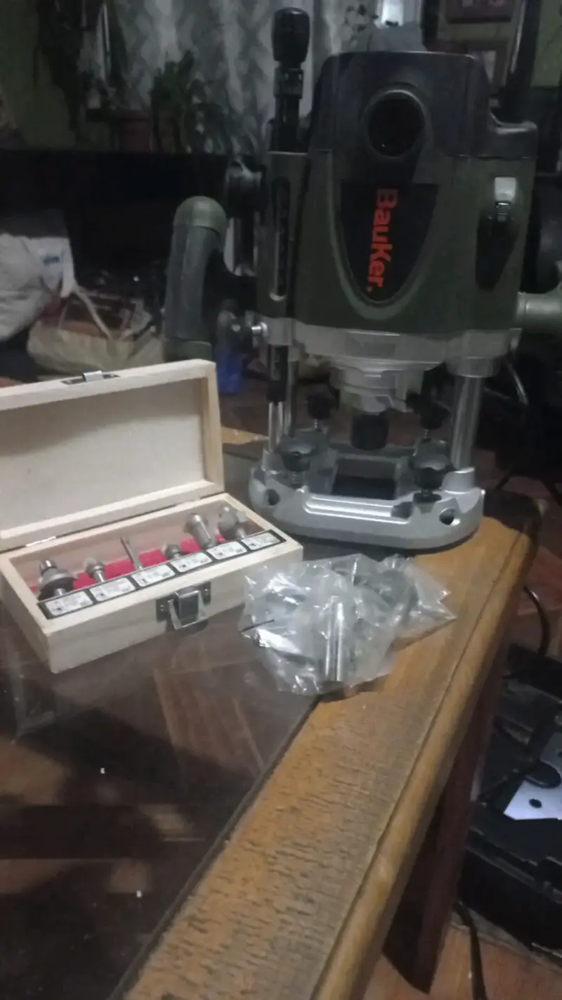 Fresadora Eléctrica Bauker 1500W con Accesorios - 1