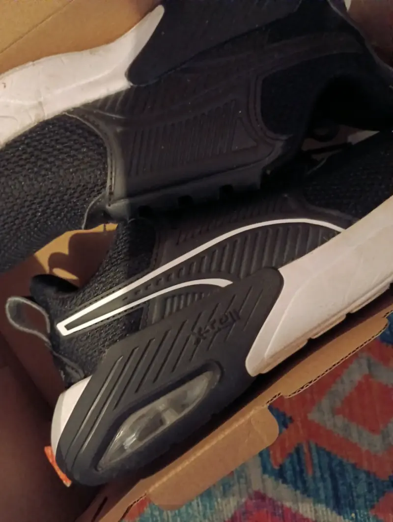 Zapatillas deportivas negras Puma para mujer - 6