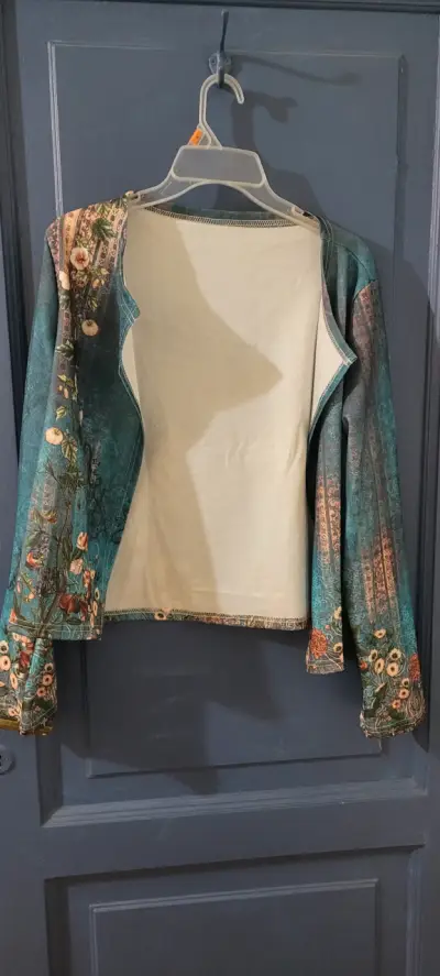 Chaqueta estampada floral verde para mujer - miniatura 2