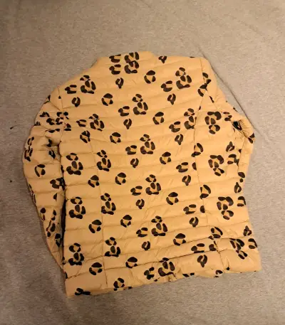Chaqueta acolchada con estampado animal print - miniatura 2