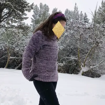 Suéter de lana morado para mujer - miniatura 3